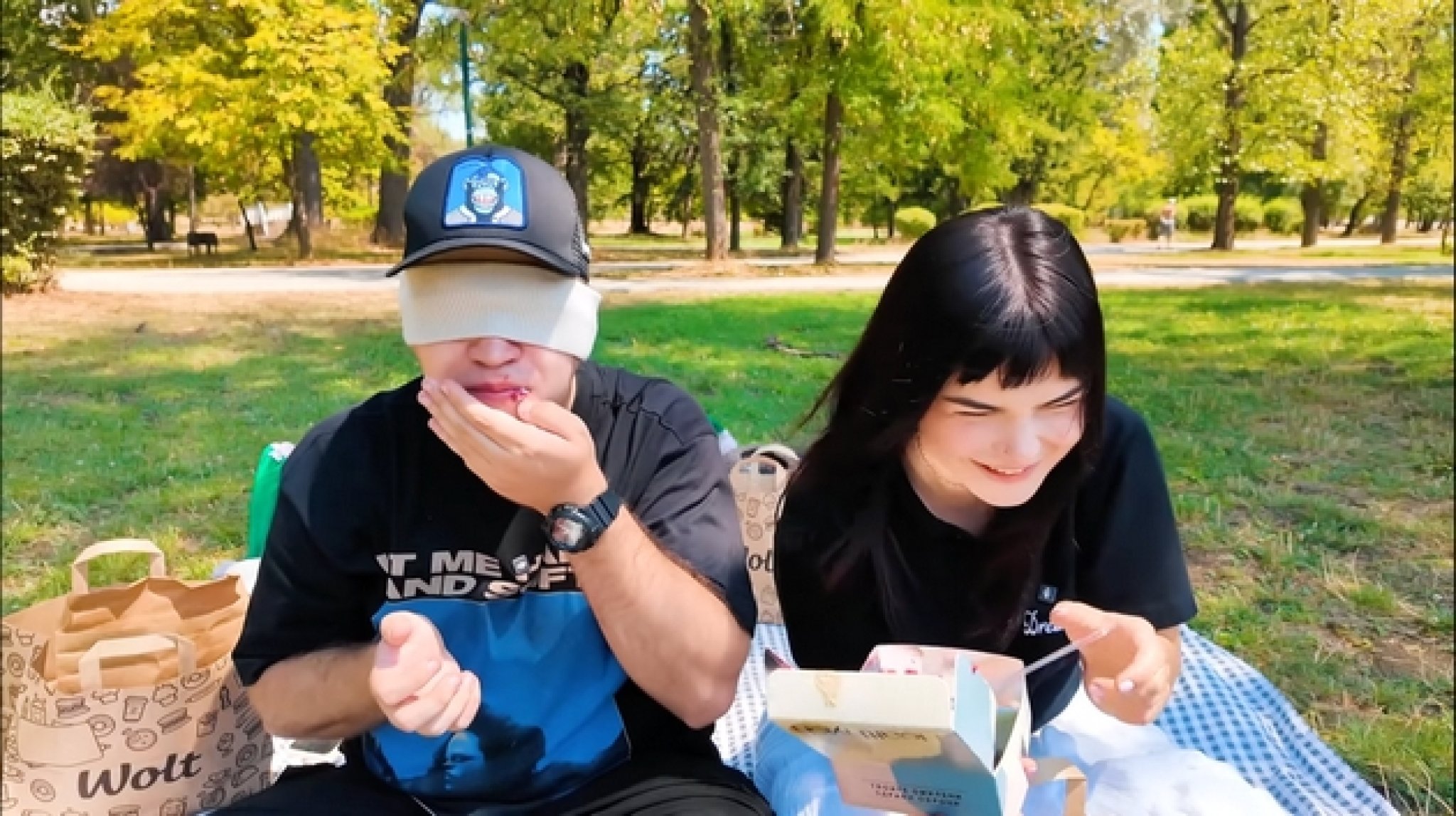 dali-nekogash-ste-narachale-hrana-vo-park-so-wolt-mozhete-majestic-i-steffonator-napravija-slepa-degustacija-na-hrana-6