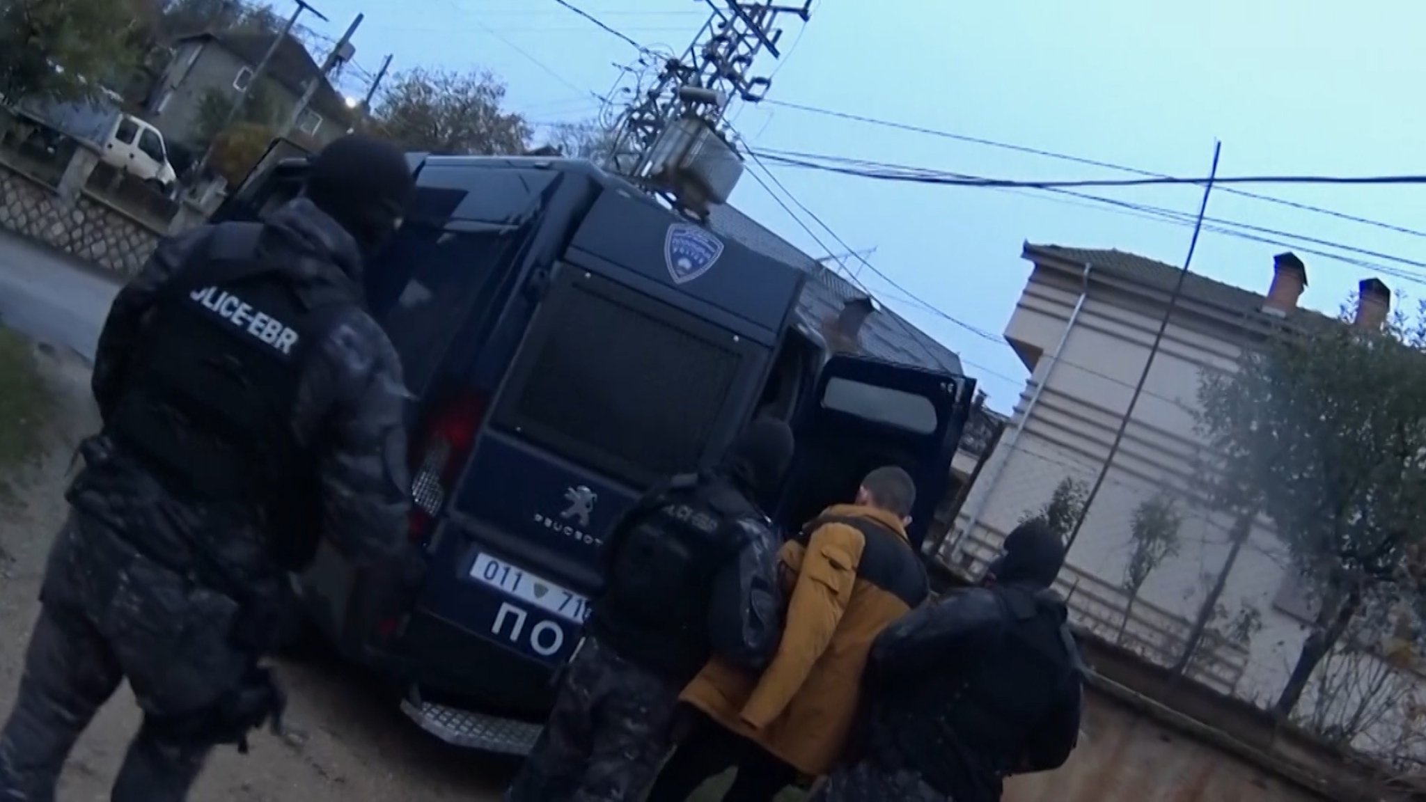 ebr2411.mp4.00_01_08_10.Still002