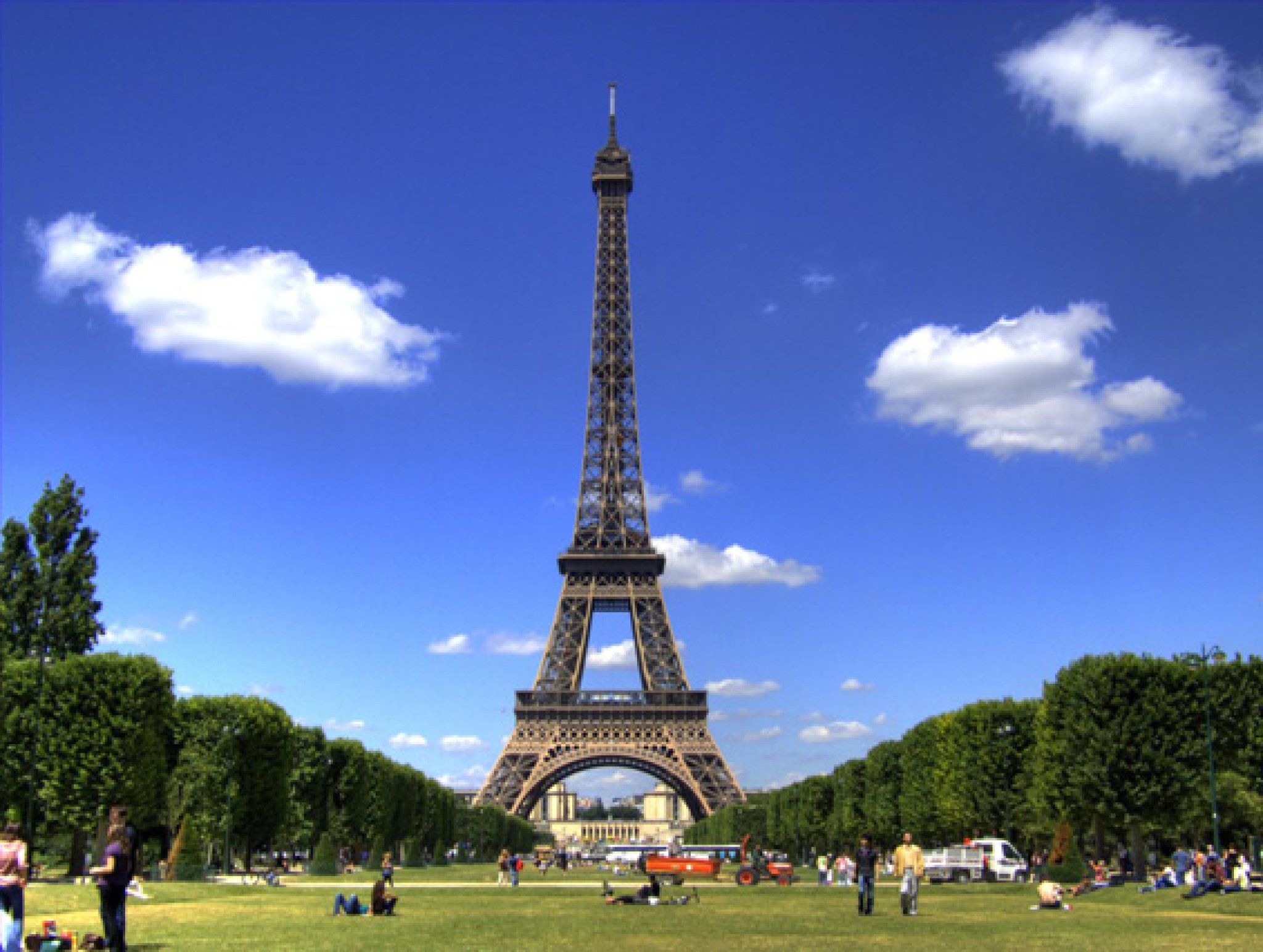 1-paris-najposakuvana-destinacija-na-turistite-www.kafepauza.mk_