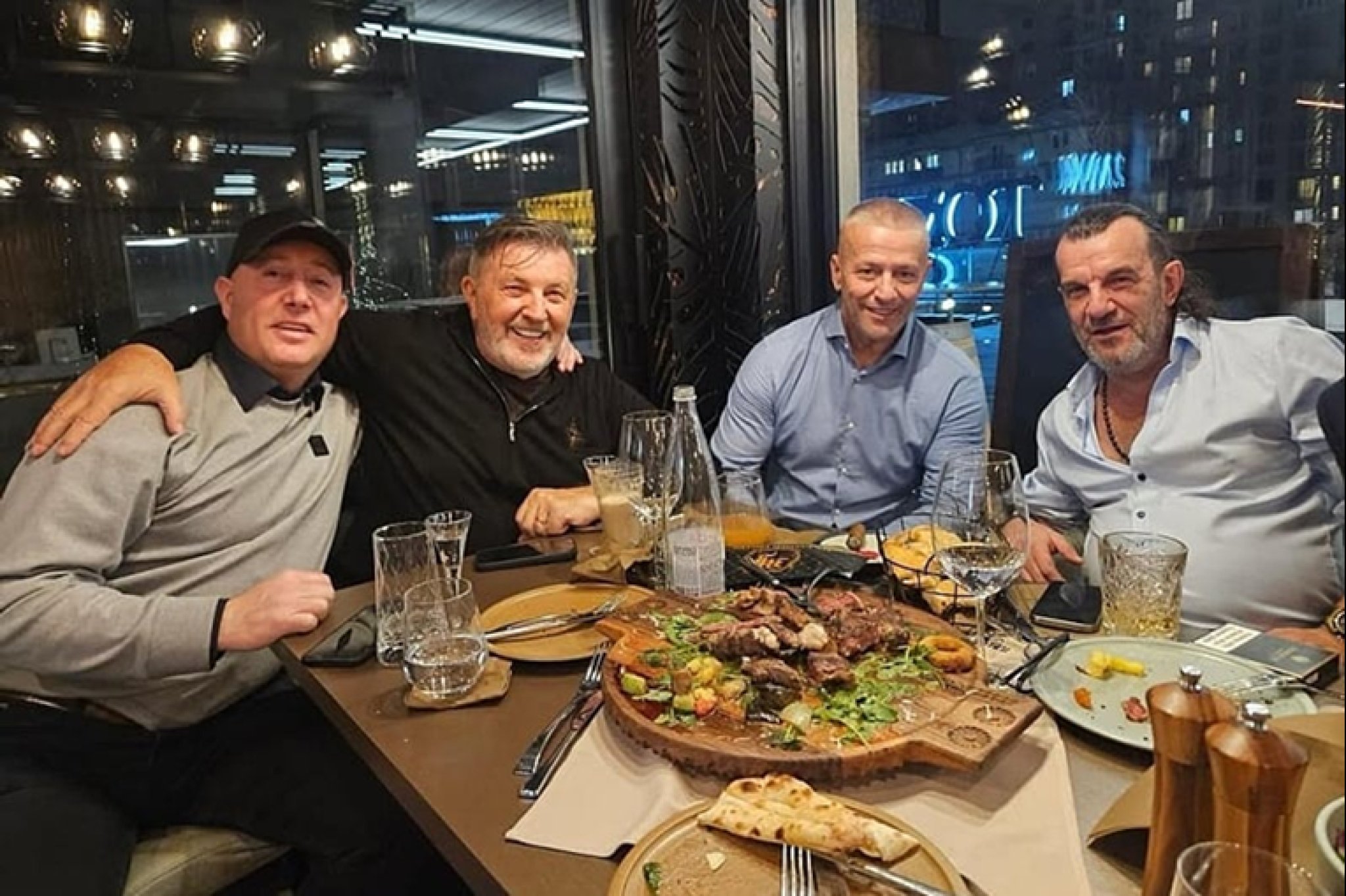 media-librarygbl2nto0vcr1cHVhFlW