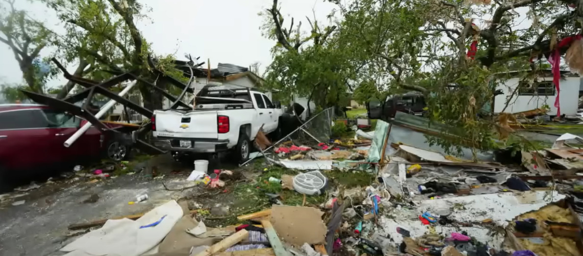 (ВИДЕО) Торнадо во Тексас: има загинати и тешко повредени