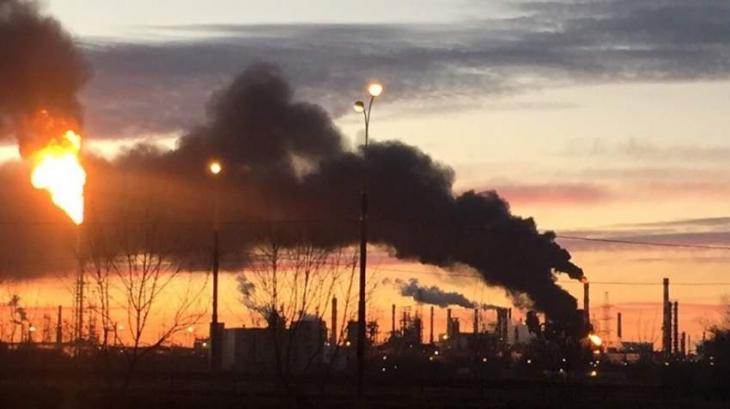 (Видео) Пожар во руска нафтена рафинерија: веројатно причина е напад со дрон