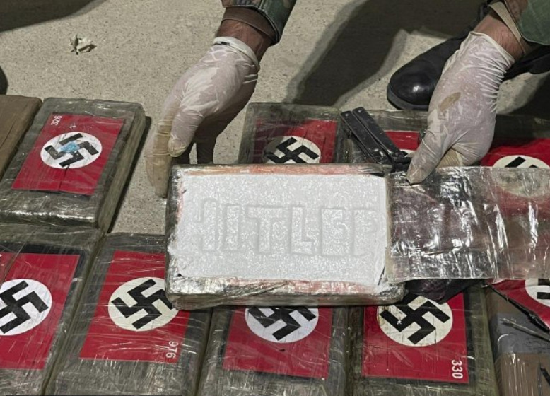 Запленети 58 килограми кокаин со нацистички симболи