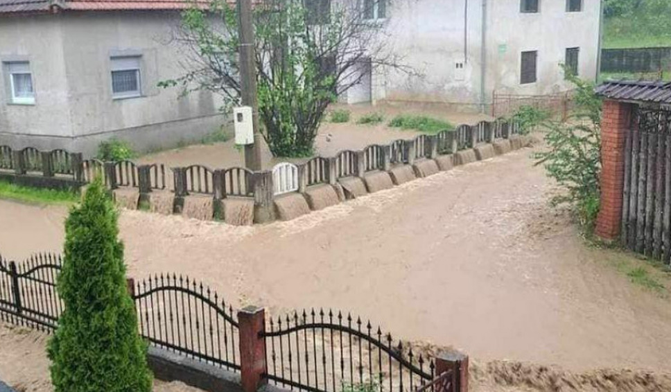 Поплави и одрони во северозападниот дел на Босна и Херцеговина