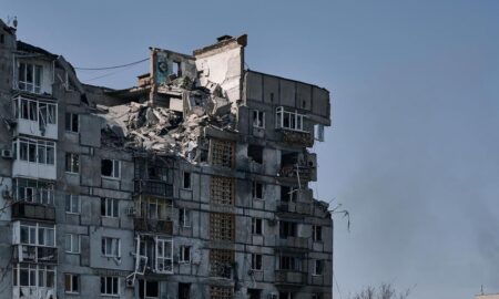 „Варварско гранатирање на цивилни објекти“: Украина нападна мостови на границата на регионот Херсон и Крим