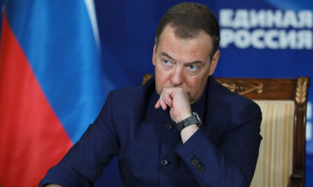 Медведев: Западот е целосно луд, третата светска војна е се поблиску