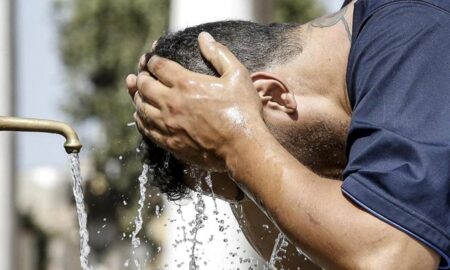 Топлотен бран во Грција, во Атина најавени 45 степени: синдикатите бараат неработен ден