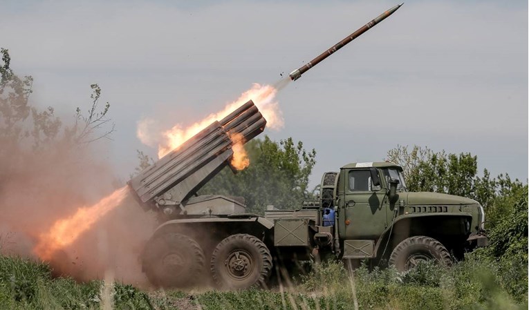 Русија тврди: Украинците ракетираа село, има мртви меѓу кои и дете