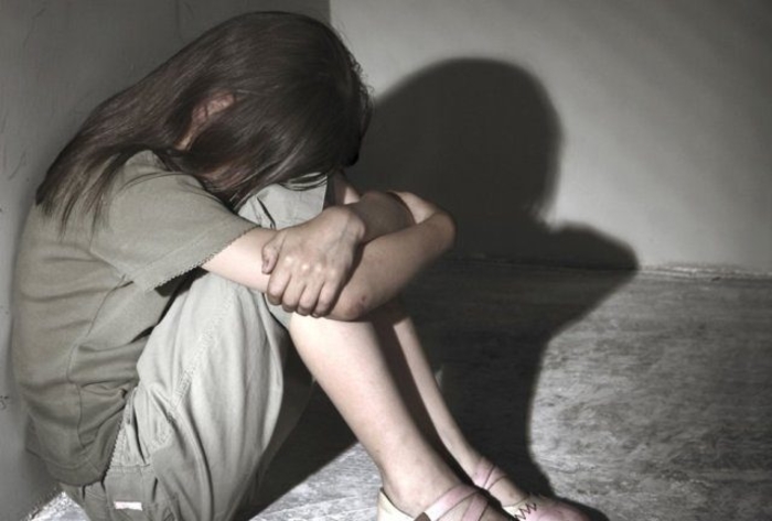 Скопјанец си ги силувал малолетните ќерки
