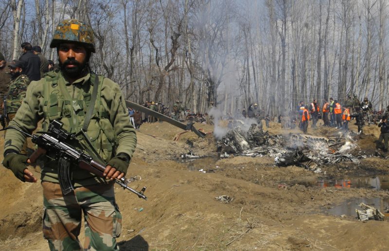 Бомбаш самоубиец уби девет пакистански војници