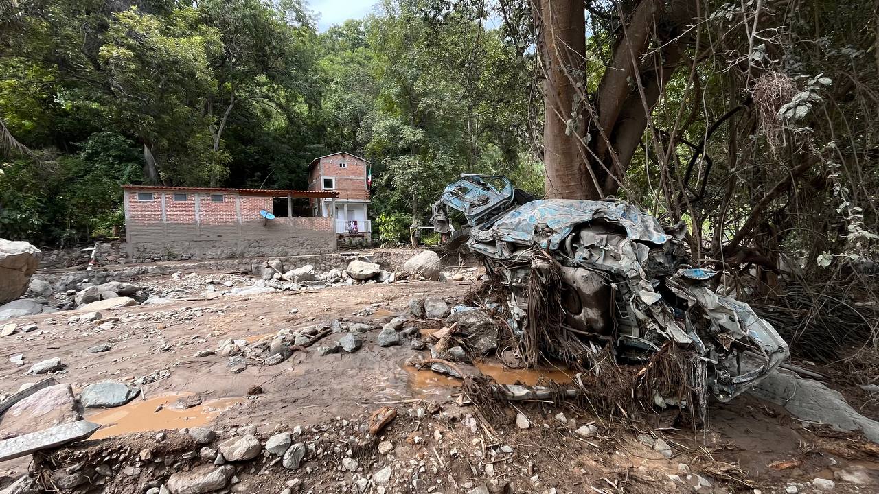 (Видео) Катаклизма во Мексико: невремето уби најмалку осум лица, уништи четири куќи и оштети 50
