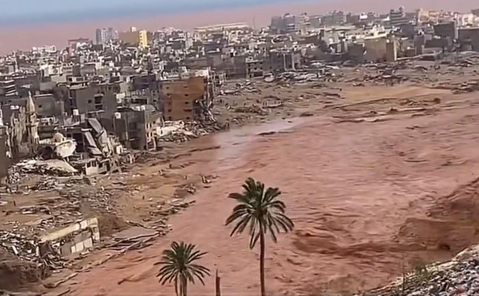 (Видео) Катастрофа во Либија: пукнаа брани, уништен град, илјадници мртви, пишува Си-ен-ен