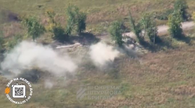 (Видео) Украинци со беспилотни летала оштетија руски тенк