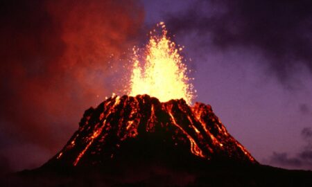 Вулкан еруптира на Хаваите