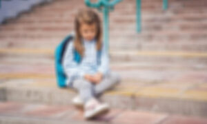 Никој не дојде во градинката за аутистичното девојче – случај што го вознемири регионот
