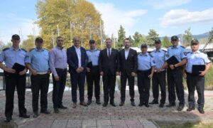 Спасовски ја посети езерската полиција во Охрид: ова лето спасени 10 лица