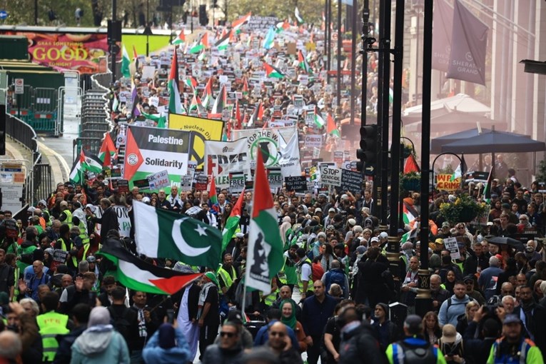 (Видео) 100.000 луѓе протестираат во Лондон: „Слобода за Палестина“