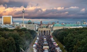 Германија денеска ја слави 33-годишнината од обединувањето