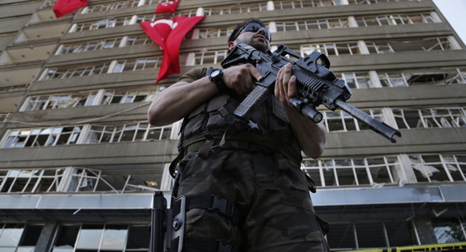 Ердоган започна пресметка со терористите: уапсени над 90 луѓе, антитерористички операции во 18 провинции