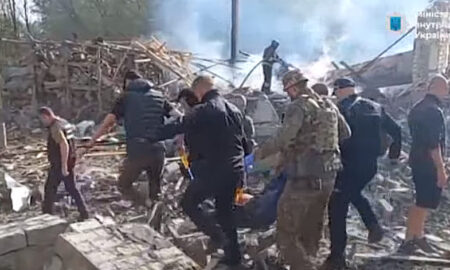 Тешка ноќ во Украина: Русија нападна со 11 дронови и пет проектили, оштетена болница