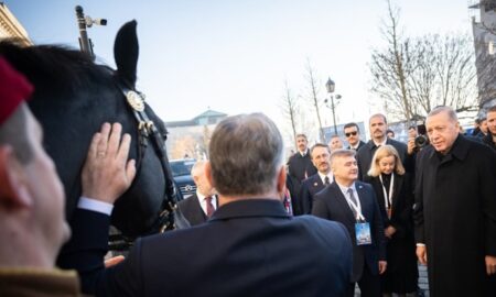 (Видео) Ердоган дојде во Унгарија, Орбан му подари коњ