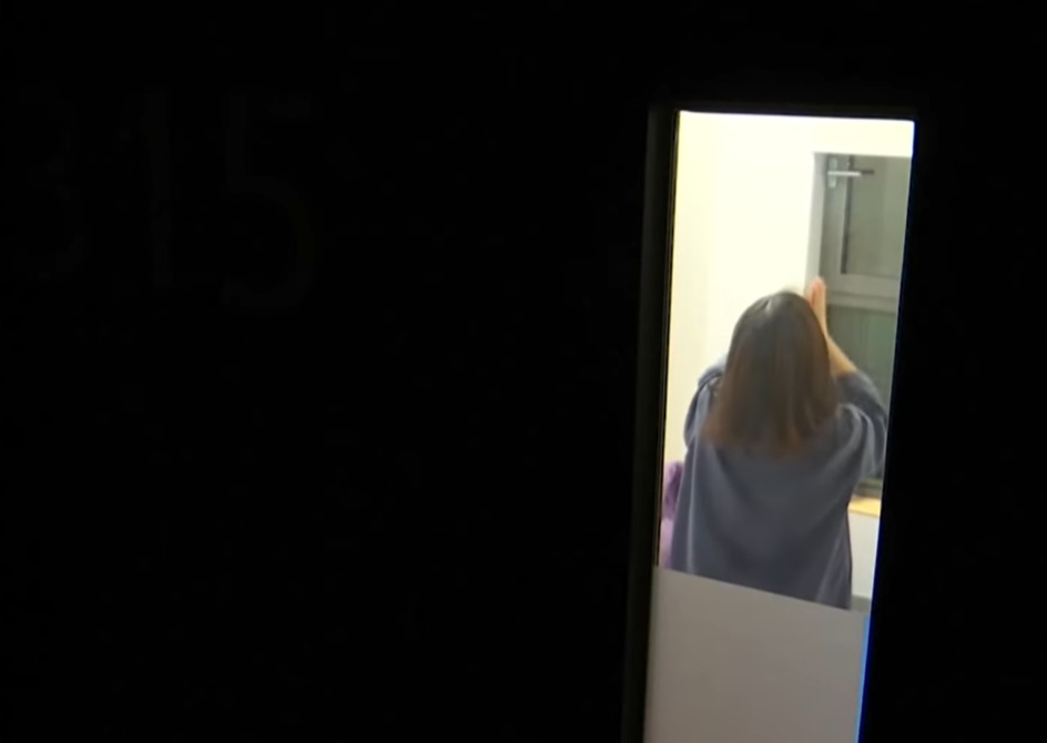 (Видео) Хотел-затвор во Јужна Кореја, гостите плаќаат 80 евра дневно за да бидат затворени