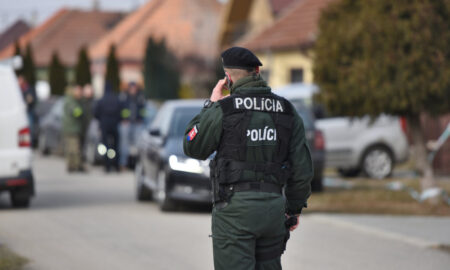 Закани со експлозив во училиште во Словачка: полицијата на терен