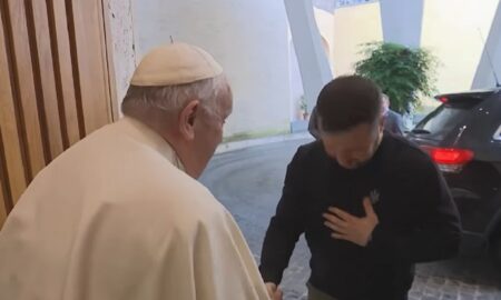 Зеленски разговараше со папата Франциско: „Во Давос ќе има дискусија за мирот“
