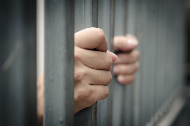 Приведен штипјанец по централна потерница за издржување казна затвор од три и пол години