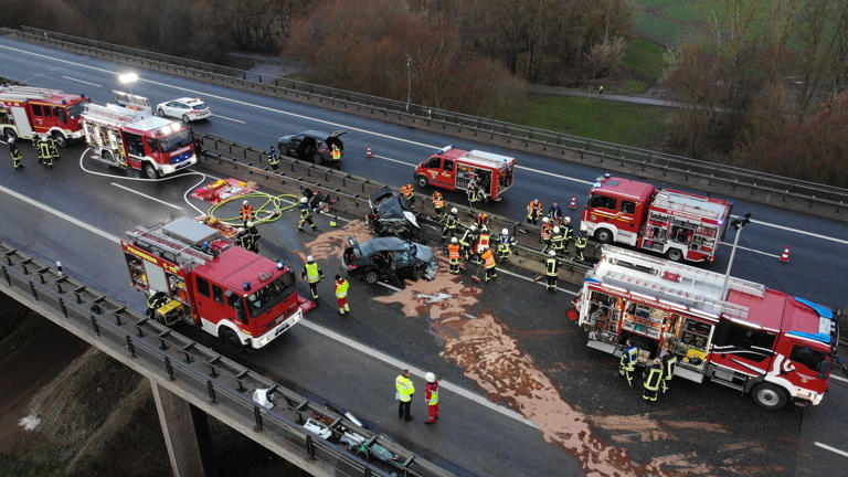 Тројца загинати во сообраќајна несреќа во Германија, возачот кој ја предизвикал незгодата возел во погрешна насока