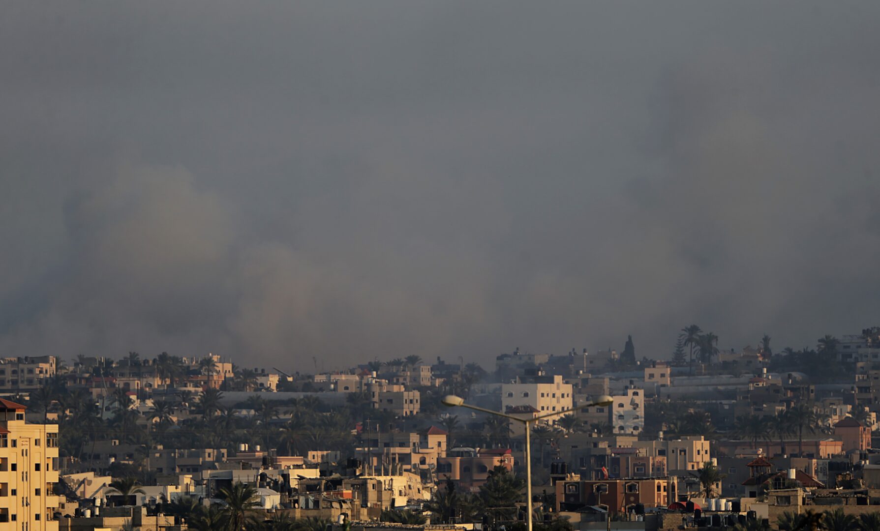 Хамас: Поради бомбардирањето изгубивме контакт со одговорните за 5 израелски заложници